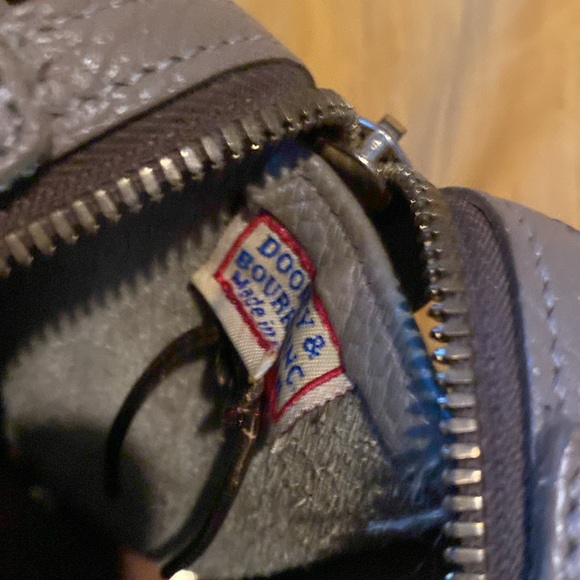 Beautiful vintage Dooney and Bourke shoulder bag - Picture 8 of 8